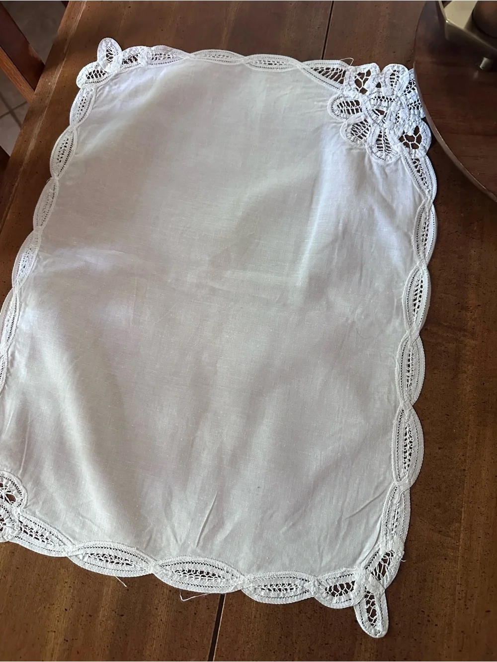 Vintage White Linen Lace Edge Placemats/ Doily
